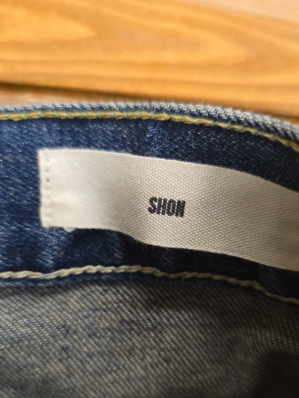 Nili Lotan's relaxed straight-leg or boyfriend-style jeans - Picture 5 of 5